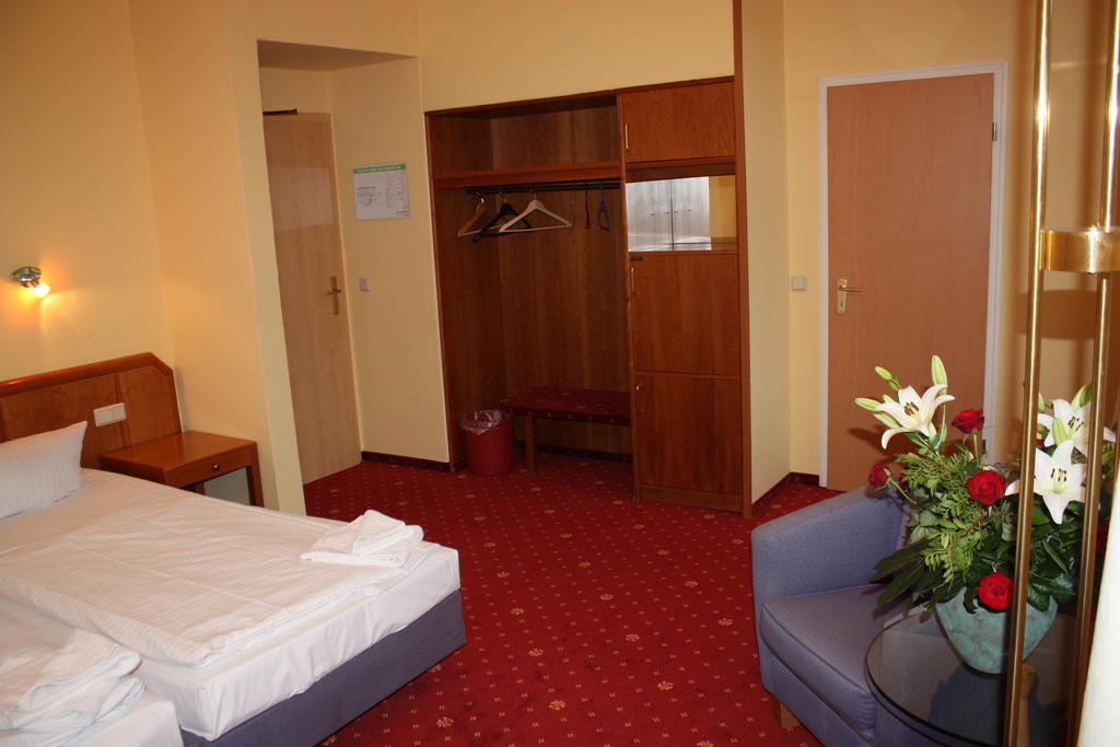 Hotel Stubenberg Gernrode  Стая снимка