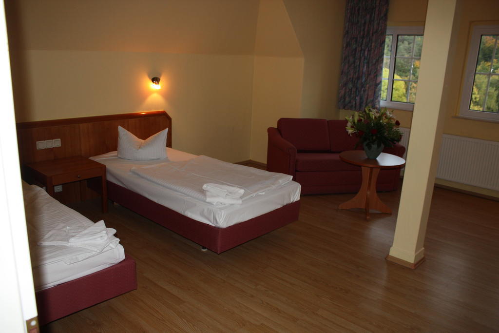 Hotel Stubenberg Gernrode  Стая снимка